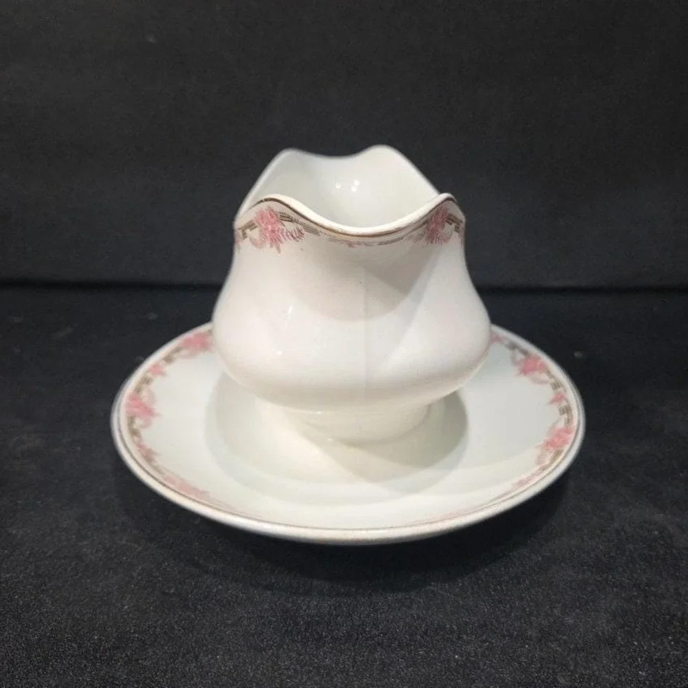 Overland by Alfred Meakin Gravy Boat with Attached Underplate, Vintage Serveware